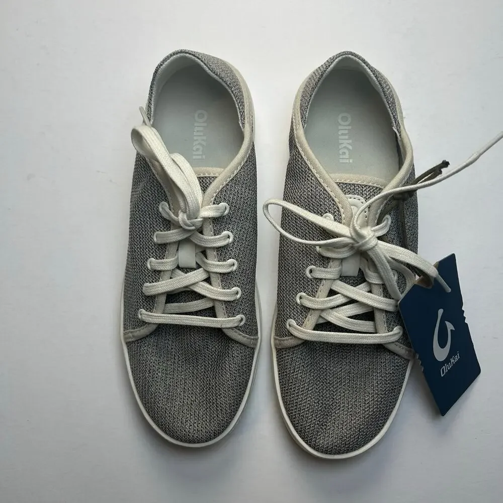OluKai women's new Pehuea Li tapa/white sand sneakers size 7.5